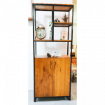 meuble en bois rouge et metal