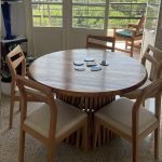 Table ronde en bois massif frêne fabriquée dans nos ateliers en Algérie